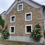 Am Eifelsteig Casa de Férias